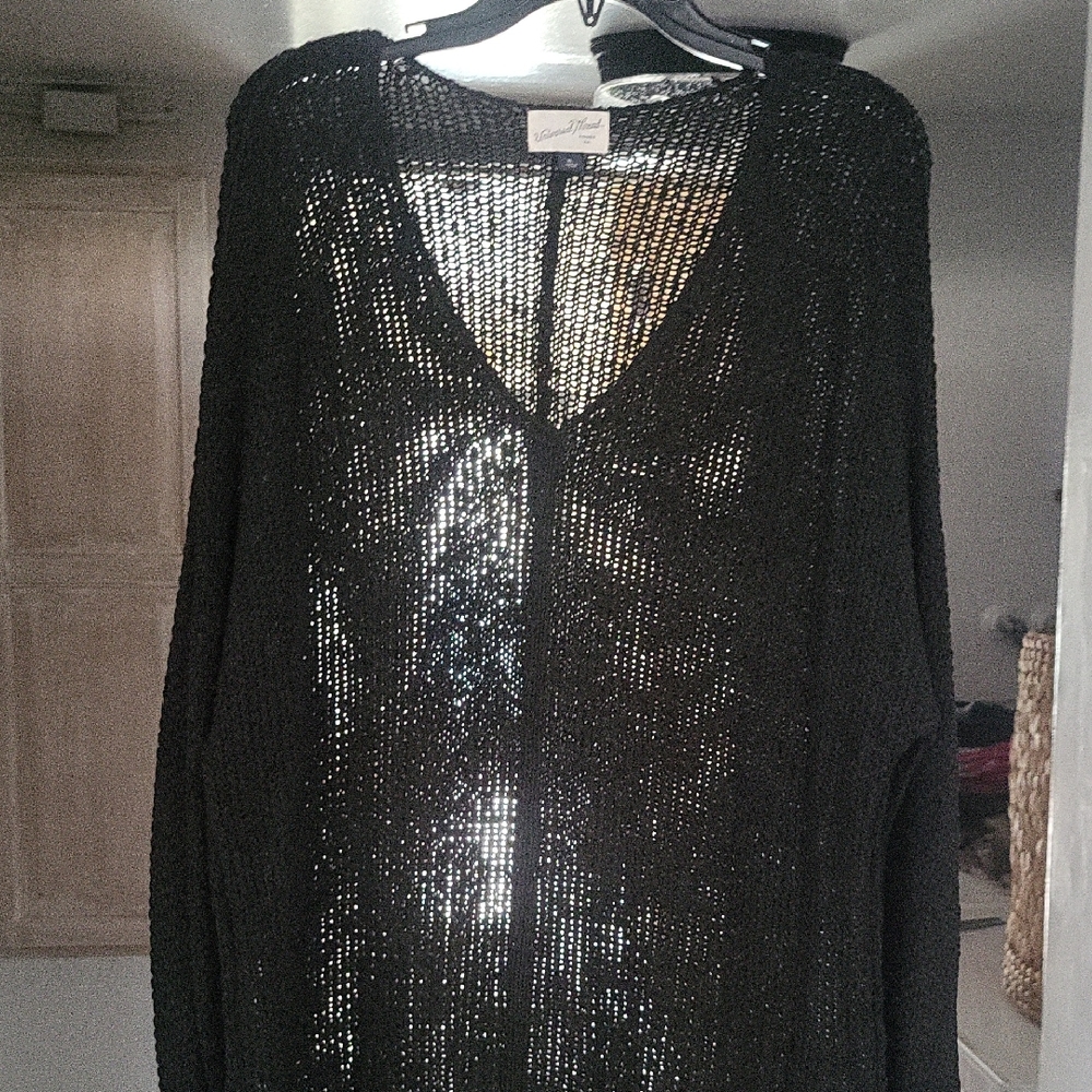 Universal Thread Black V-Neck Sweater